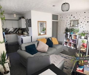 1 bedroom flat to rent - Photo 2