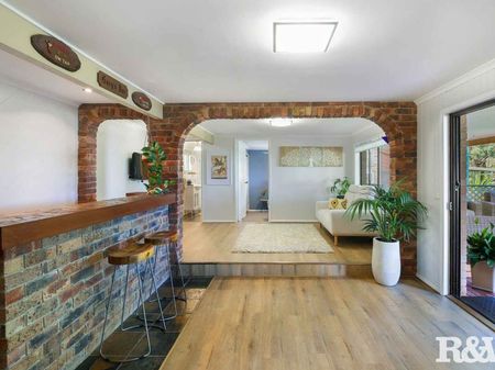 FAMILY HOME WITH STUDIO & WATERVIEWS! - Photo 2