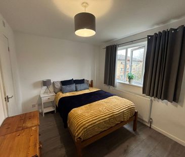 1 bedroom in a house share to rent - Photo 1