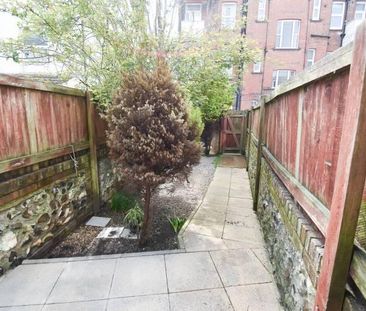 2 bedroom townhouse to rent - Photo 6