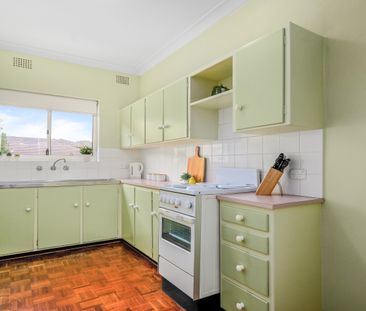 Well-Presented Two Bedroom Apartment in Prime Location - Photo 5