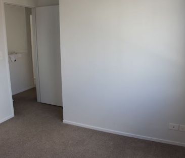 Superior Sunny 3-Bedroom Townhouse in Prime Massey - Photo 6