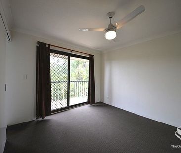 Two bed room home walking to everything - Photo 4