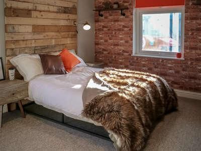 1 bedroom in a house share to rent - Photo 3