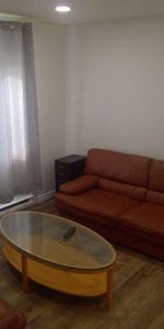 🏡 Magnifique 4½ rénové et meublé à louer – Montréal-Est, à deux pas du fleuve 📍 : 53A avenue Dubé, Montréal-Est (QC) H1B 4W8 💰 Loyer : 2 000 - Photo 4