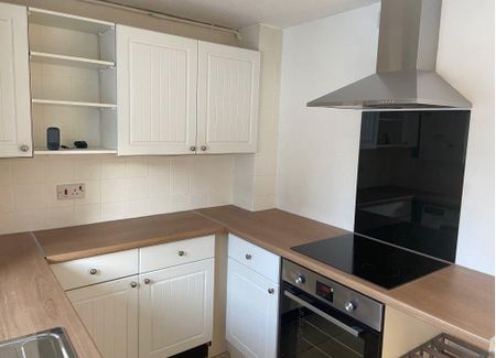 1 bedroom flat to rent - Photo 2