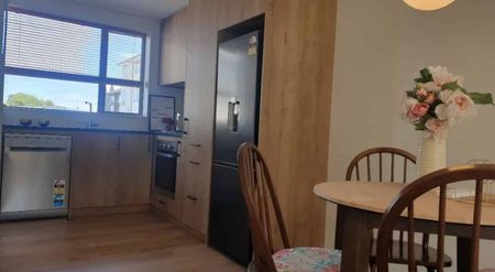 Near New 2 Bedrooms Fully Furnished Townhouse - Photo 2