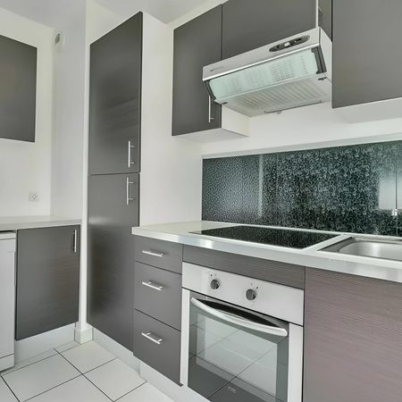 Location Appartement 3 pièces 63m² CHAMALIERES 63400 - Photo 4