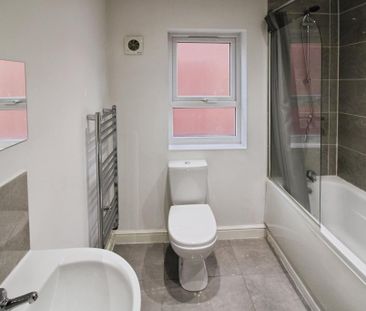 3 bedroom semi-detached house to rent - Photo 4