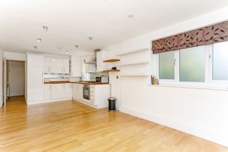 2 bedroom flat to rent - Photo 4