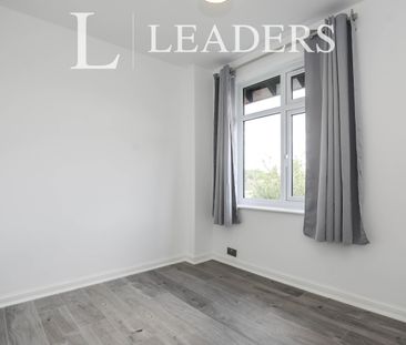 3 bedroom house to rent Murray Avenue, NN2 - Photo 5