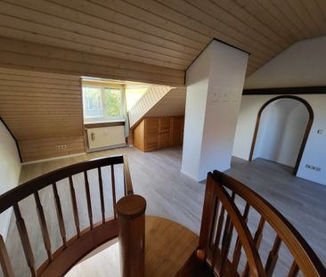 Exklusive 3-Zi.-Maisonette-Wohnung mit neuer EBK, Süd-Balkon und tr... - Photo 2