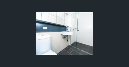 Bright and Renovated 1 Bedroom Apartment on the side of Park - Photo 4