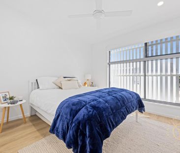 Near New Oversize Town home in Boutique Complex! - Photo 5