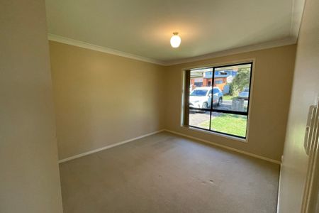 3 BEDROOM UNIT IN QUIET NEIGHBOURHOOD - Photo 2