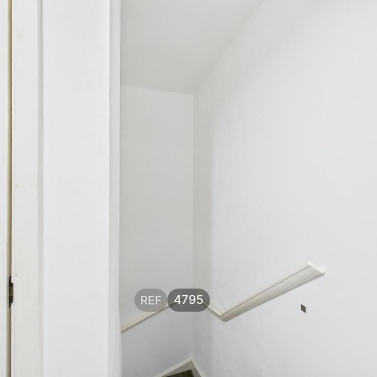 2 bedroom property to rent - Photo 1