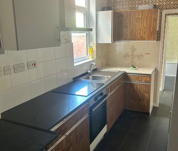 3 Bed Terraced House, Windermere Street, LE2 - Photo 6