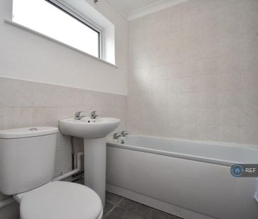 2 bedroom maisonette to rent - Photo 4