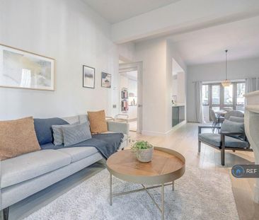 4 bedroom semi-detached house to rent - Photo 1