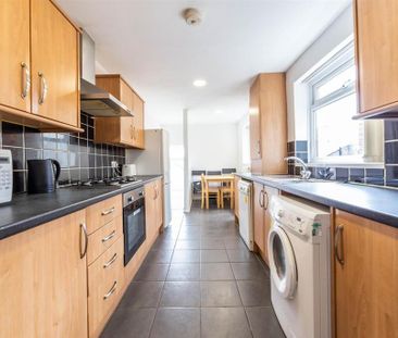 5 bedroom maisonette to rent - Photo 4