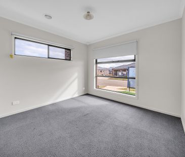4-Bedroom Family Home in Strathtulloh - Photo 5