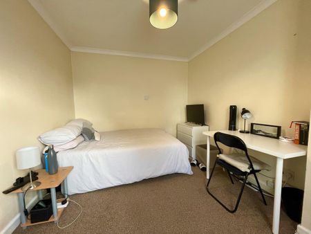 6 bedroom semi-detached house to rent - Photo 4