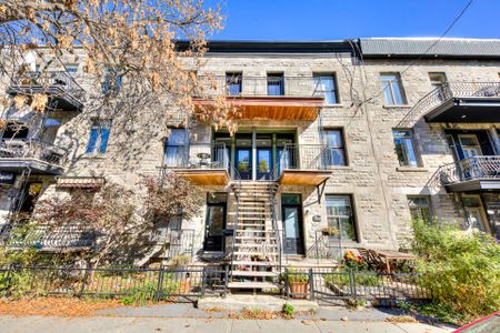 261 Rue du Square-Sir-George-Étienne-Cartier - Photo 2