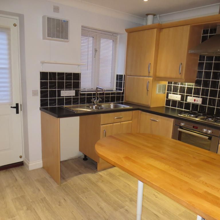 2 bedroom semi-detached house to rent - Photo 1