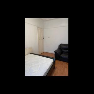 Room in a Shared House, Wembley, HA9 - Photo 2