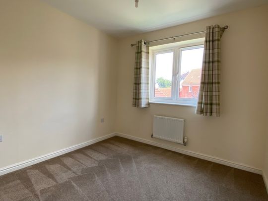 3 bedroom Attractive Three Bedroom House to rent - Photo 1