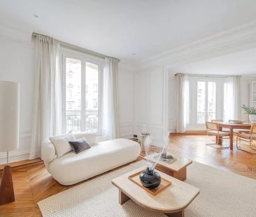 Luxueux Appartement Haussmannien 2 chambres - refait à neuf - 105 m2 - Photo 3