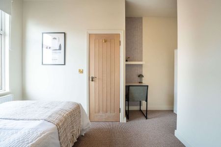 🏡 New! Leeds House Share ✨ Be First To Move In! - Photo 2