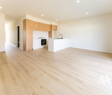 20 Farranreigh Street, Woodstock VIC 3751 - Townhouse For Rent | Do... - Photo 1