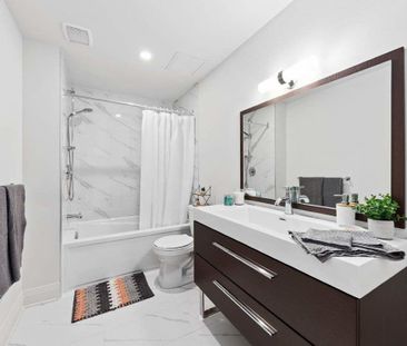 5885 Cavendish Boulevard, Montréal, QC - Photo 1