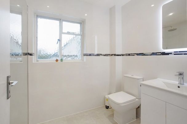 4 bedroom detached house to rent - Photo 1