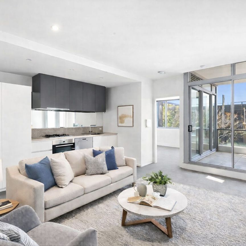 Modern One-Bedroom Living Close to Shops & Transport - Photo 1