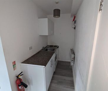 Studio to rent - Photo 6