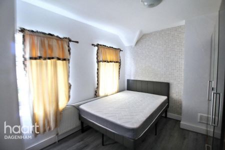 4 bedroom end of terrace house to rent - Photo 4