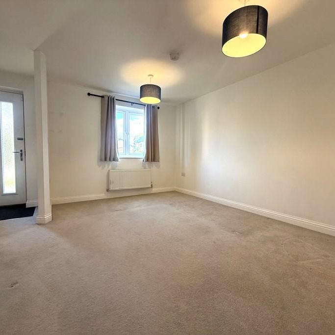 3 bedroom end of terrace house to rent - Photo 1