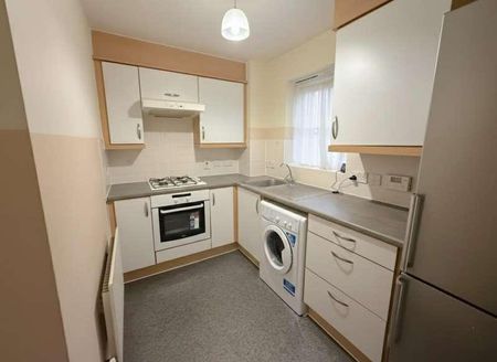 Sydenham Gardens, Chalvey Grove, Slough, SL1 - Photo 4