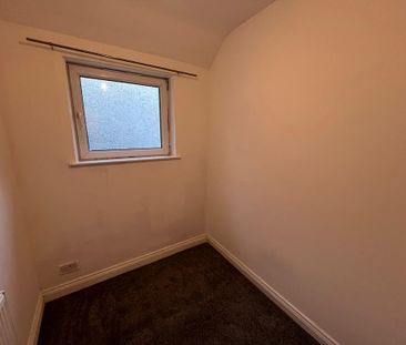 4 bedroom terraced house to rent - Photo 1