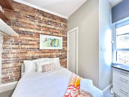 Ensuite Room for Rent in the Heart of Oxford Street - Photo 3