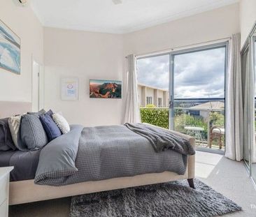 Relaxed Lakeside Living in the Emerald Lakes Precinct - Photo 2