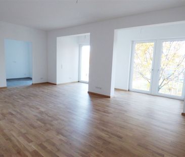 Tolle 3 R.Whg. mit FBH, Parkett, Ankleide, Lift, TG und EBK! - Photo 1