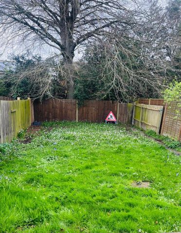 1 bedroom in a house share to rent - Photo 4