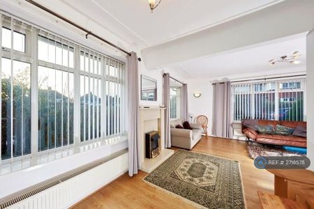 1 bedroom bungalow to rent - Photo 3