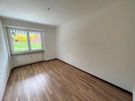 Moderne 4.5 Zimmer Parterre Wohnung in Biel! - Foto 2