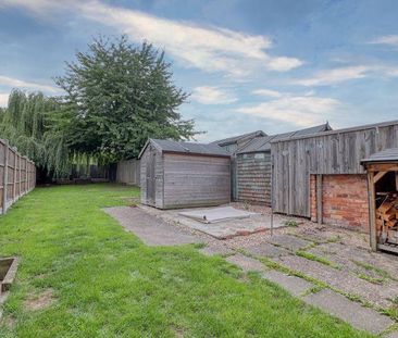 3 bedroom semi-detached house to rent - Photo 4
