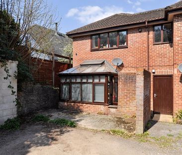 Copse Road, Haslemere - 1 bedroomProperty for lettings - Seymours - Photo 3