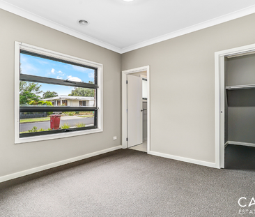 5 Sharpe Street, Cranbourne - Photo 4